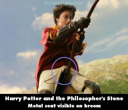 Phim Harry Potter and the Philosopher’s Stone, cán chổi gắn chỗ ngồi bằng kim loại để diễn viên ngồi cho thoải mái